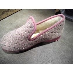 Zapatilla de Casa Cerrada con Cuña y Flores | Grupo Señaris