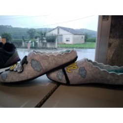 Zapatilla de Casa Descalza Abejas Bee Happy | Grupo Señaris